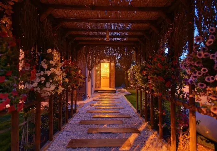 Отель Mistral Alacati *